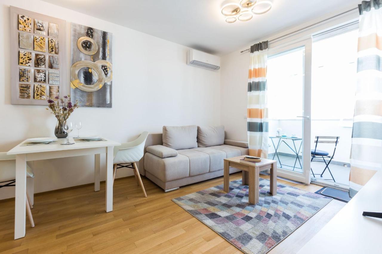 זאדאר Tanja Modern Apartment With Balcony And Parking Garage מראה חיצוני תמונה