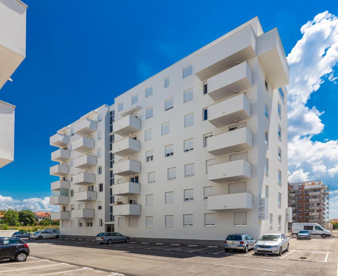 זאדאר Tanja Modern Apartment With Balcony And Parking Garage מראה חיצוני תמונה