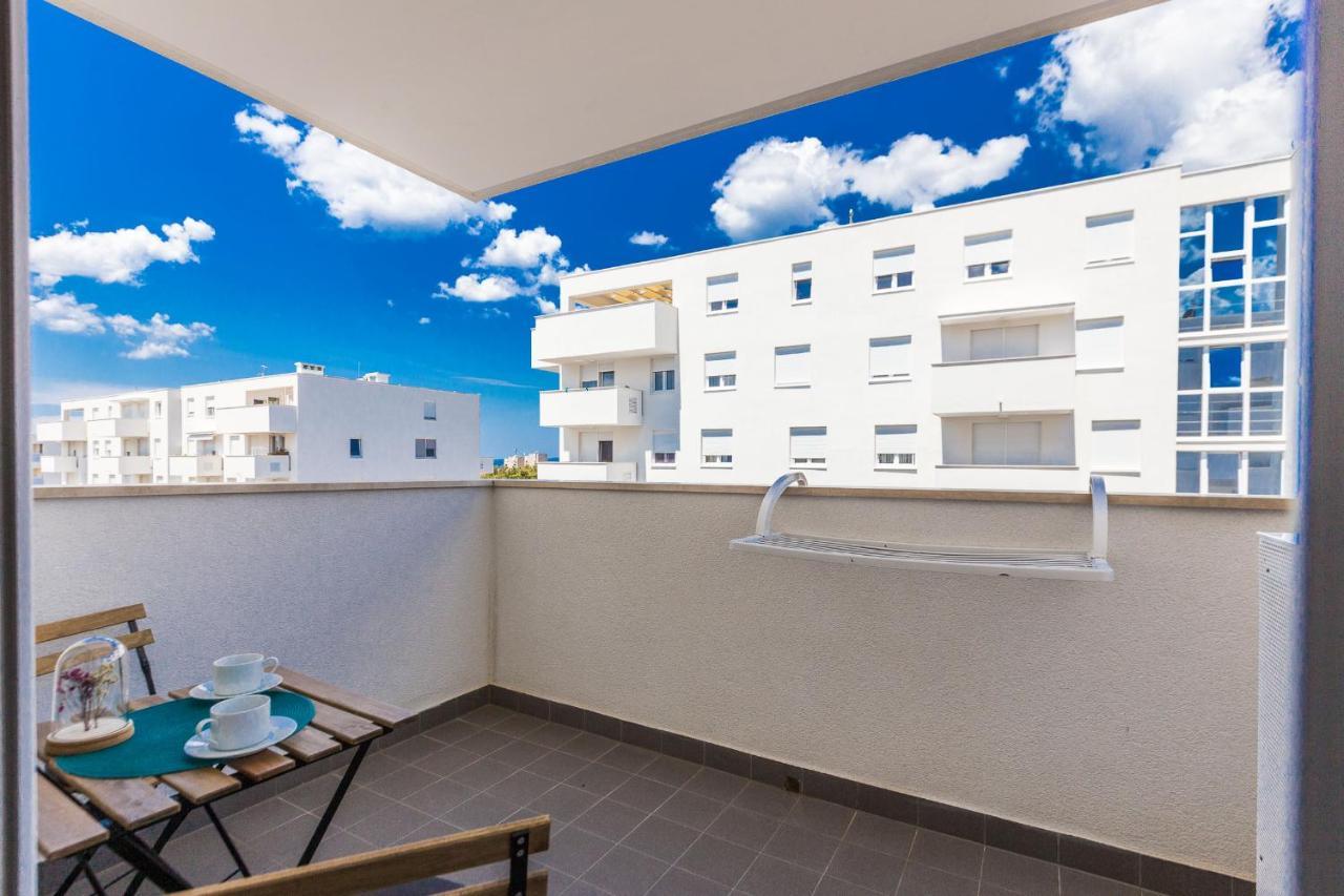 זאדאר Tanja Modern Apartment With Balcony And Parking Garage מראה חיצוני תמונה