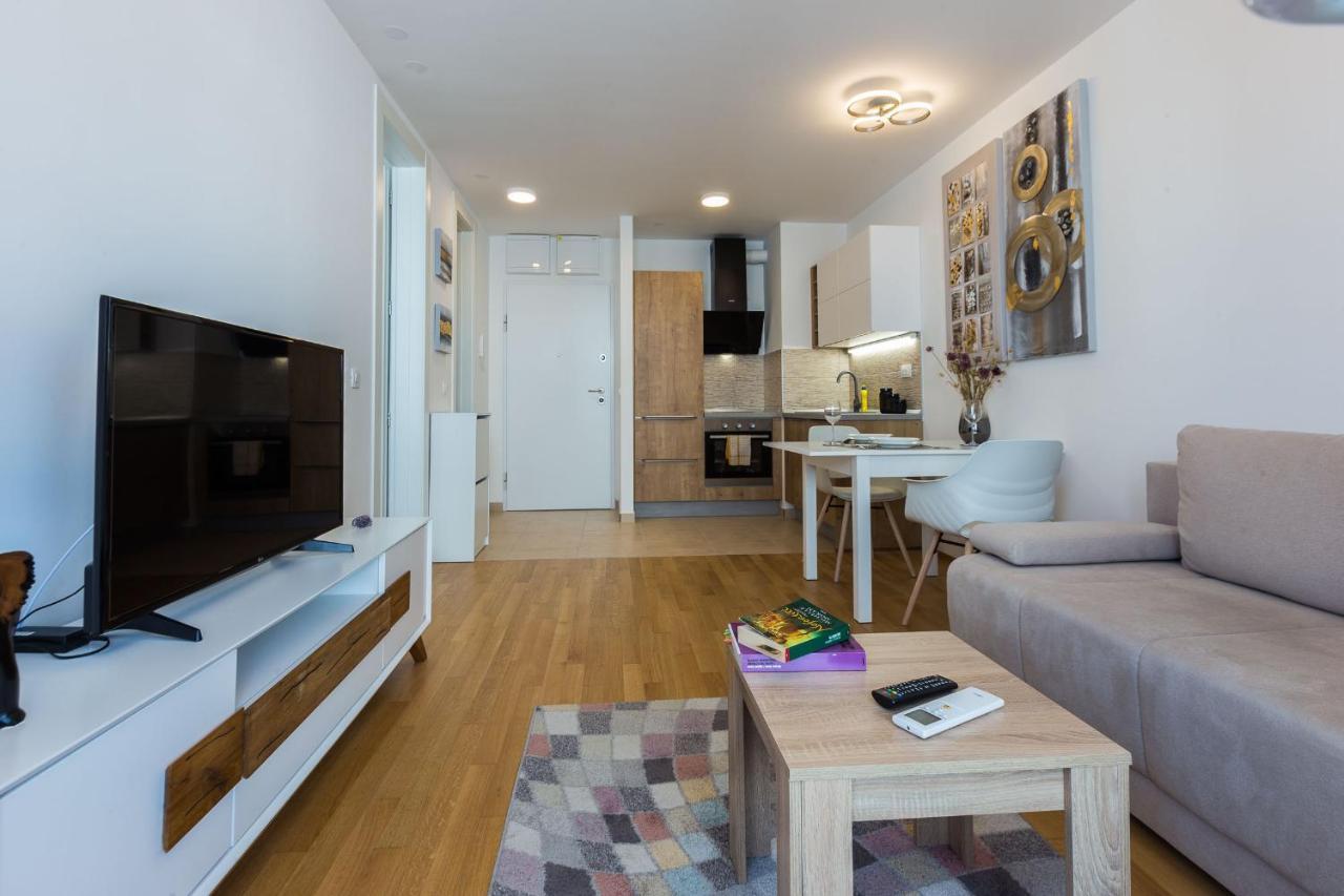 זאדאר Tanja Modern Apartment With Balcony And Parking Garage מראה חיצוני תמונה