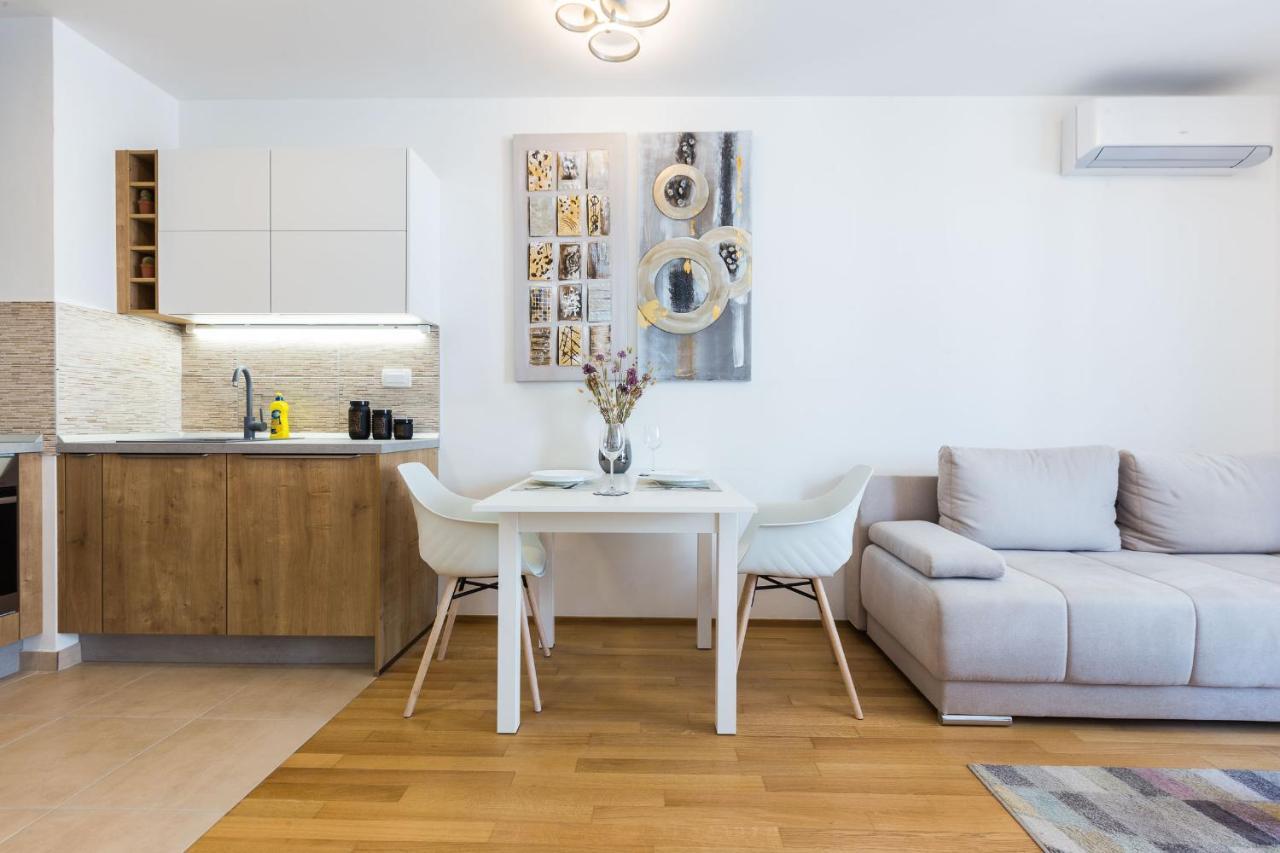 זאדאר Tanja Modern Apartment With Balcony And Parking Garage מראה חיצוני תמונה