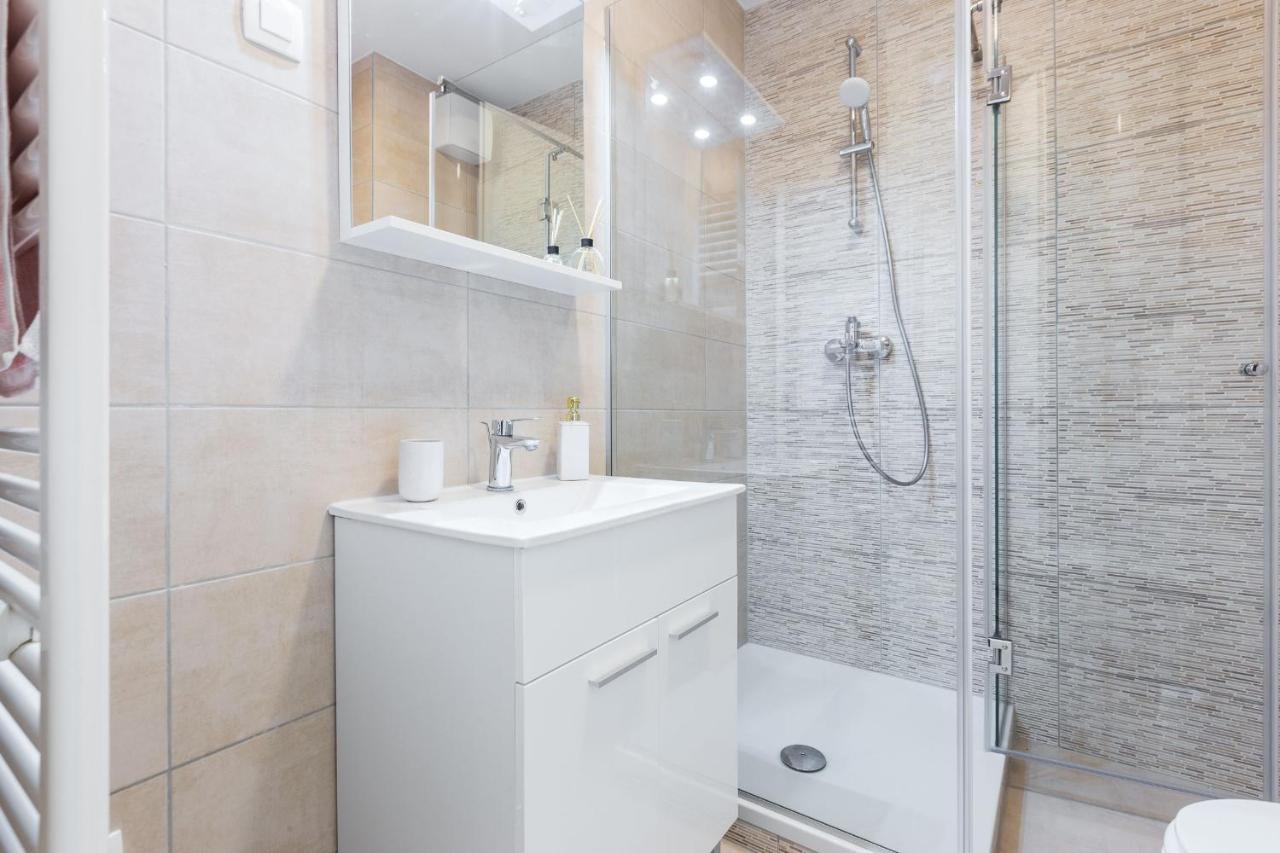 זאדאר Tanja Modern Apartment With Balcony And Parking Garage מראה חיצוני תמונה