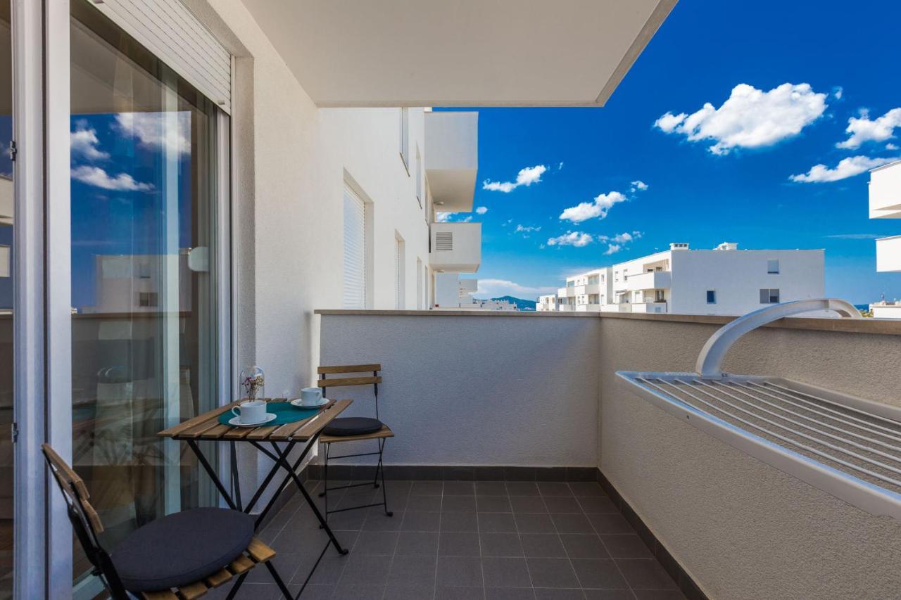 זאדאר Tanja Modern Apartment With Balcony And Parking Garage מראה חיצוני תמונה