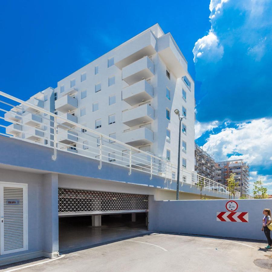 זאדאר Tanja Modern Apartment With Balcony And Parking Garage מראה חיצוני תמונה